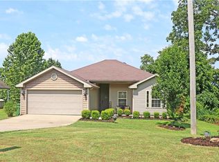 10449 Kays Ln, Rogers, AR 72756