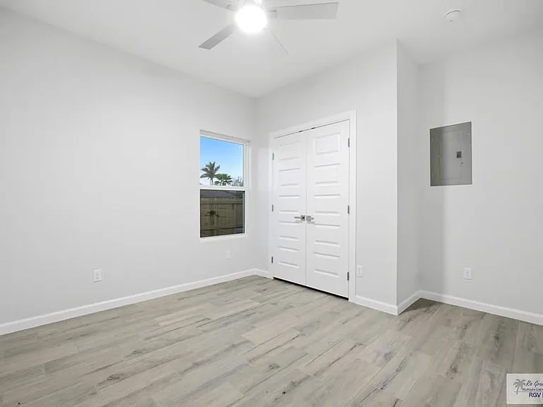 1604 Clinton St #2 — Photo 8