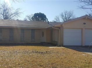 1826 Meadowcrest Dr, Garland, TX 75042