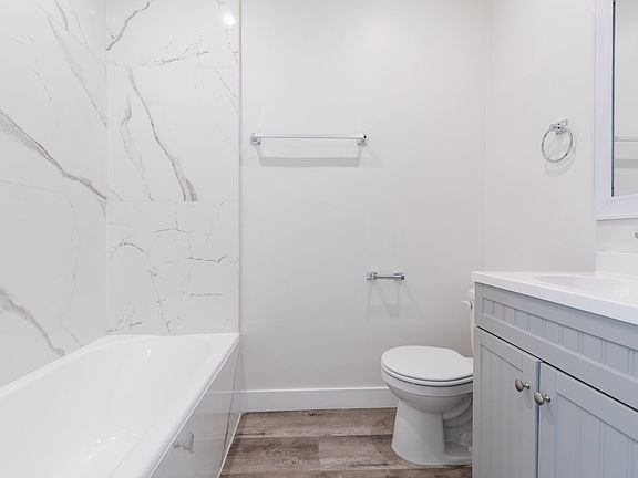 5th image of 200 S Kenmore Ave APT 305