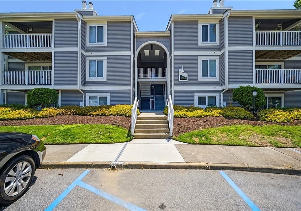 1st image of 1008 Autumn Woods Ln APT 104