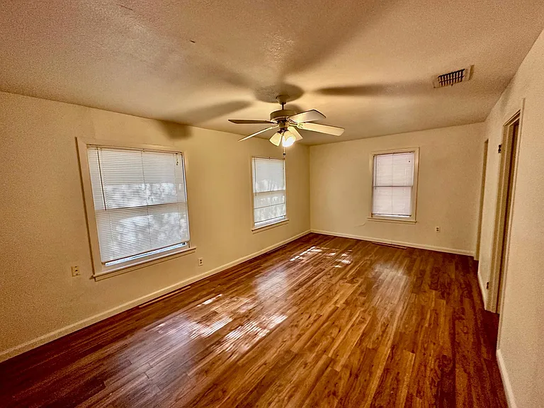 931 Cheatham St — Photo 14