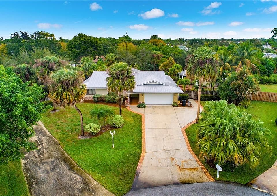 1st image of 2876 NE Timberlane Ct