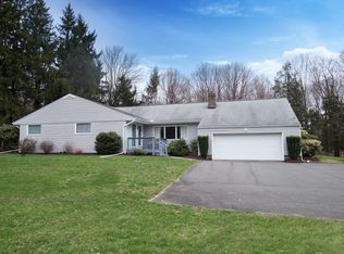 33 Meeker Hill Rd, Redding, CT 06896