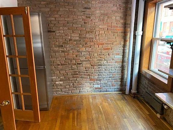 2nd image of 131 Mulberry St #2NE