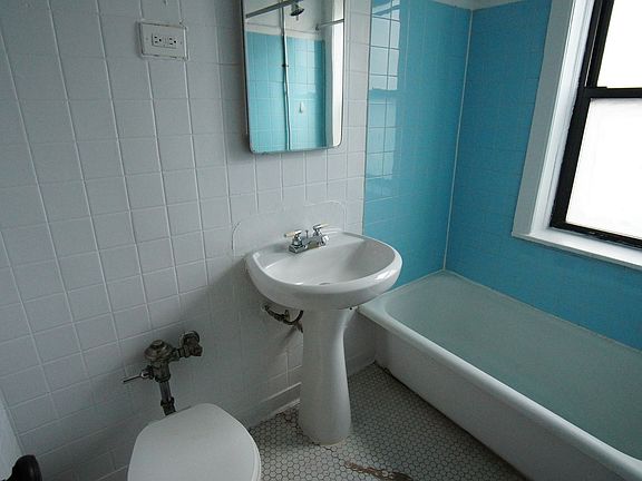 5th image of 2710 N Spaulding Ave #G