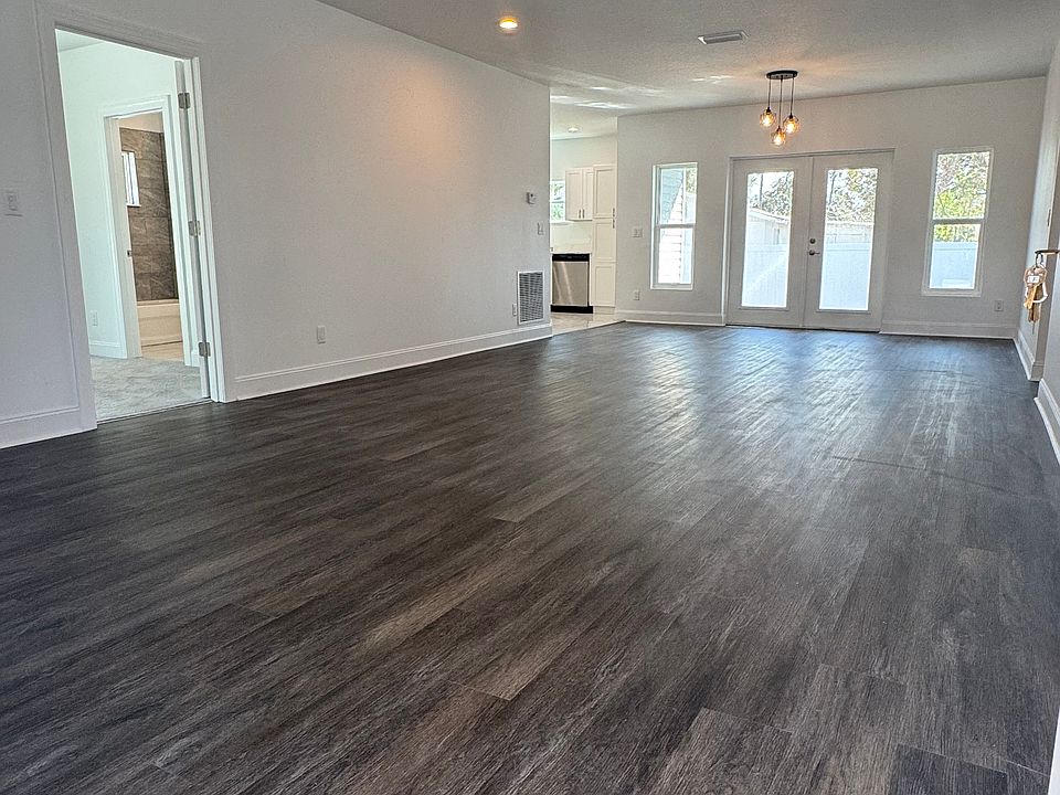 1st image of 7409 E 23rd Ave