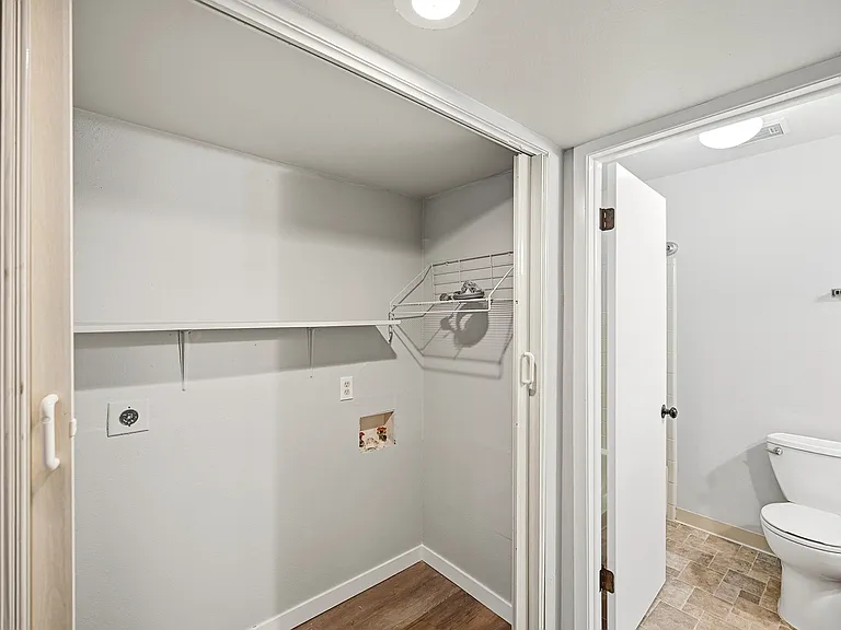 E 1st Dr — Photo 5