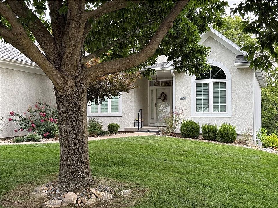 2nd image of 4304 NE 73rd St