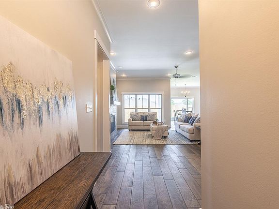 3rd image of 2580 Lilac Dr