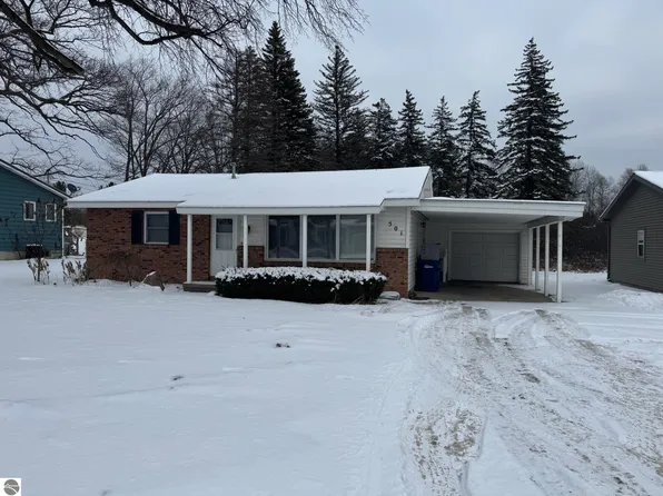 501 S Lakeshore Dr, Lake City, MI 49651