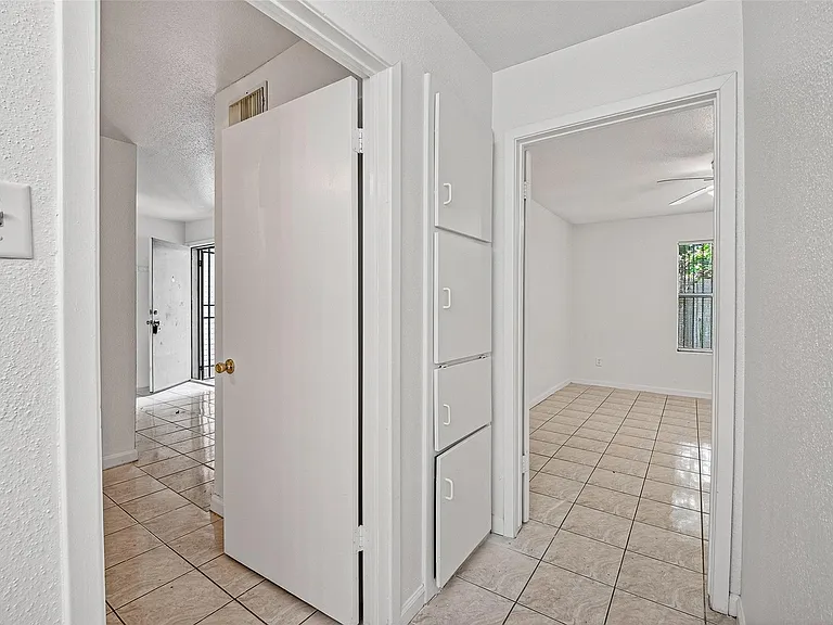 7200 Clarewood Dr #1904 — Photo 14