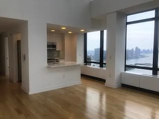 Rented by Solow Realty | media 5