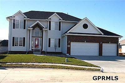 1st image of 4805 Lakside Cres