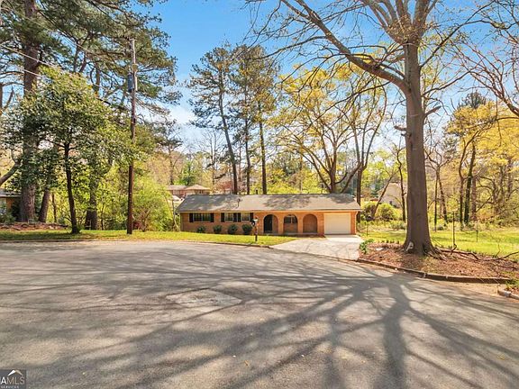 2nd image of 2912 Knollview Dr