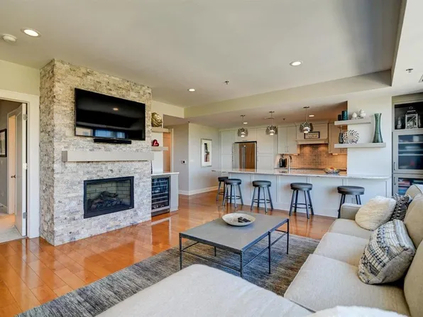 137 East Wilson Street #713, Madison, WI 53703