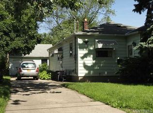 1115 Oak Pl, Niagara Falls, NY 14304