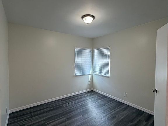 5th image of 13729 Penn St APT A