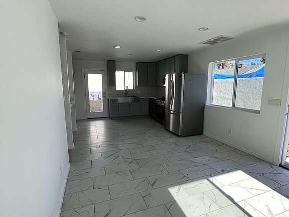 2nd image of 7025 Variel Ave