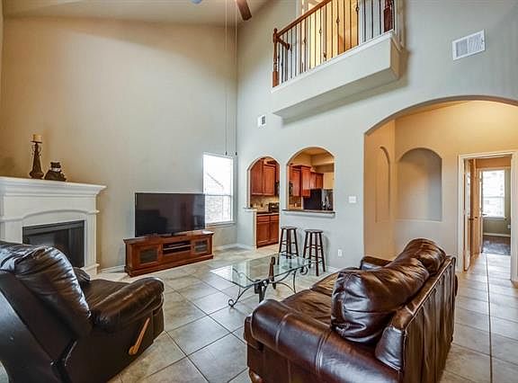 4th image of 1028 Grace Ln