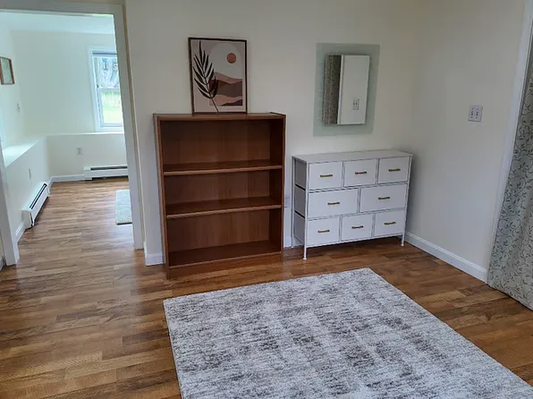 37 Locust St APT B, Burlington, MA 01803