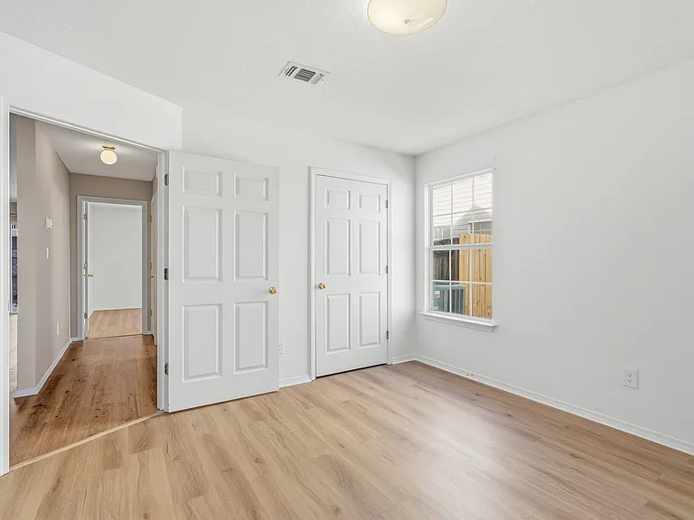 147 Mirabelle Cir — Photo 16