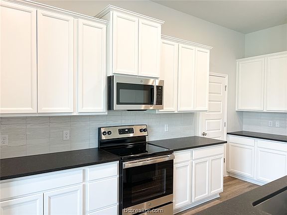 5th image of 1911 Pinemont View Dr