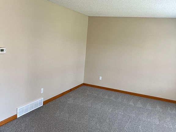 5th image of 81 Hawley St