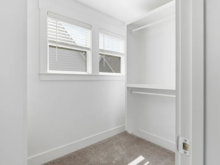 802 Briar Cir — Photo 19