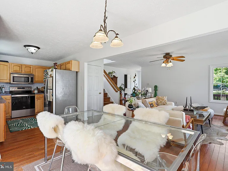 19 Fairview Ave — Photo 14