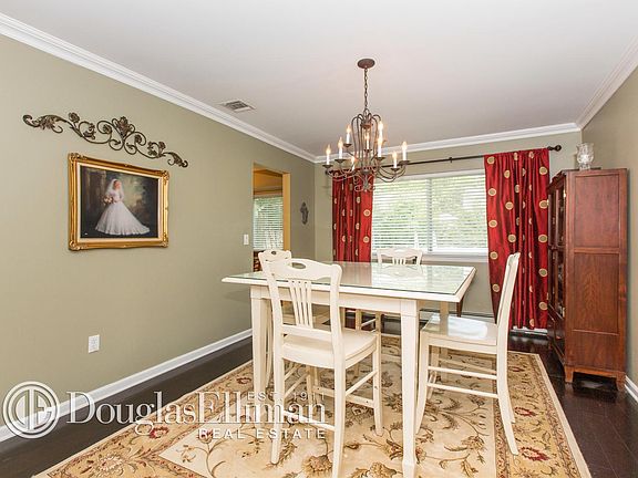 5th image of 14 Yarmouth Ln