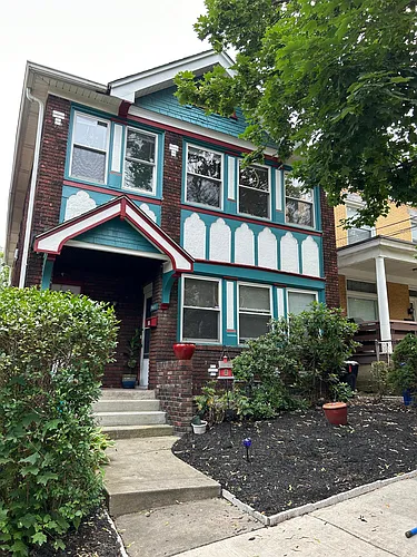 4011 Windsor St Photo 1