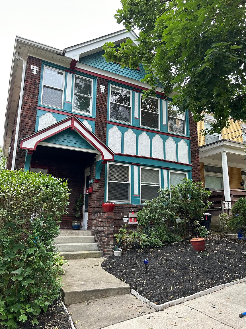 4011 Windsor St photo 1