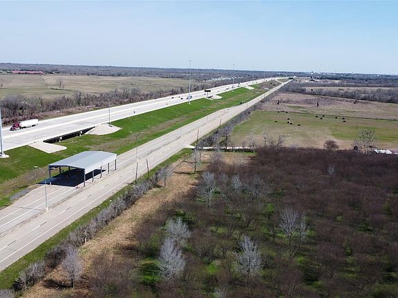 4th image of 550 Peach Ridge Rd