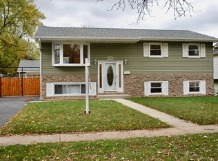 717 N Bierman Ave, Villa Park, IL 60181