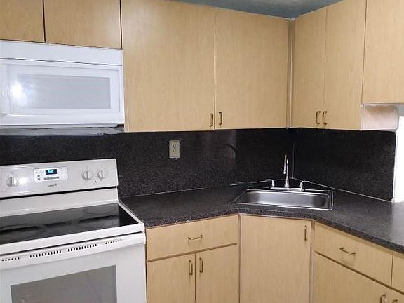 3rd image of 801 NW 47th Ave #3F