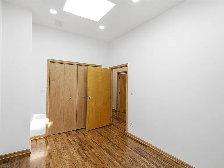2723 N Clark St #2 — Photo 10