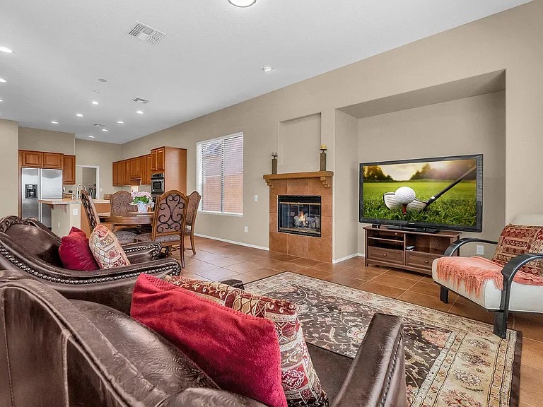 1715 W Ainsworth Dr — Photo 21