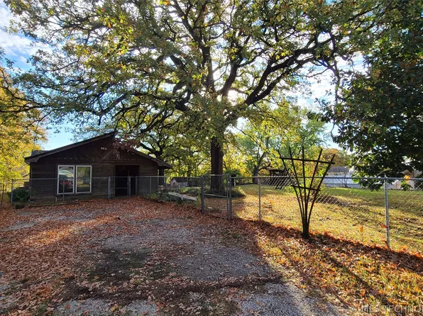 605 N Terrace Dr W, Sand Springs, OK 74063