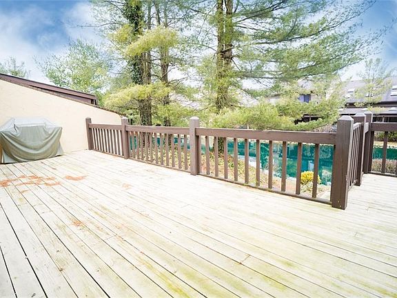 4th image of 1764 Brookwood Dr