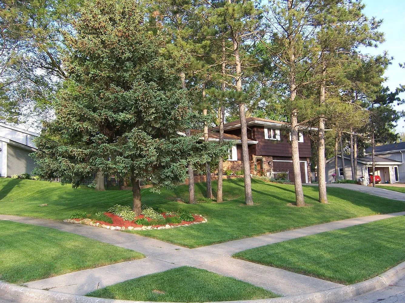 2810 Norway Pine Rd photo 1
