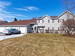 56 N Victoria Ln APT E, Streamwood, IL 60107