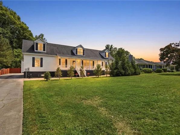 237 Cedar Rd, Chesapeake, VA 23322