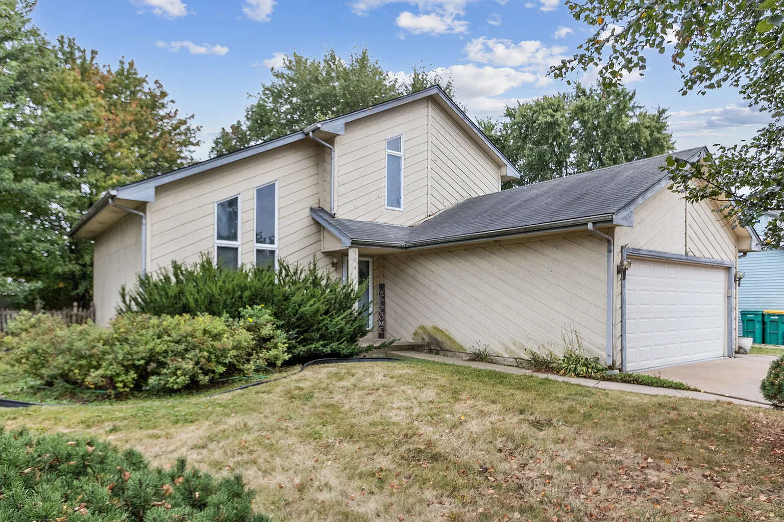1044 Loren Dr photo 1