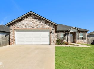 1110 Riverside Dr, Centerton, AR 72719