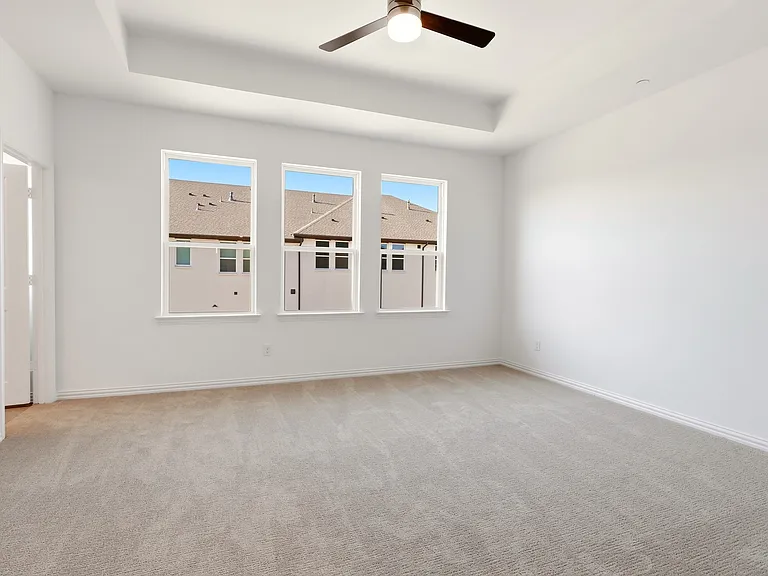 1318 Marsh Ln — Photo 18