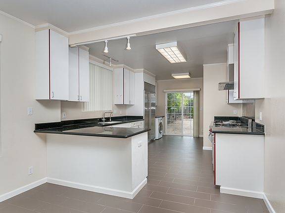 kitchen + eating area 2