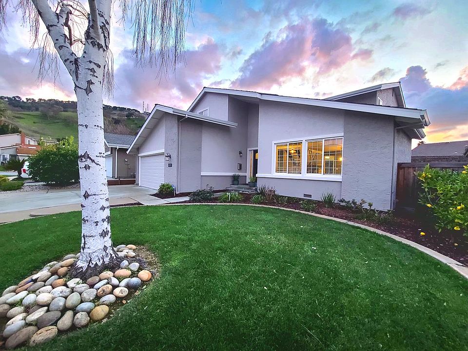 1st image of 6385 Pearlroth Dr