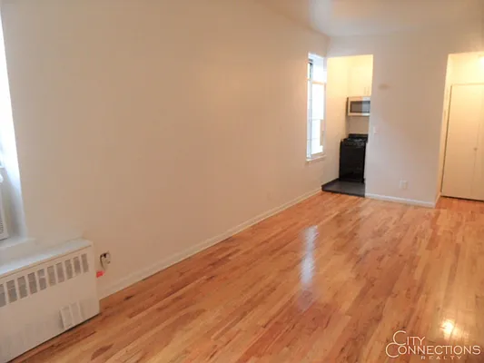 Rented by City Connections Realty | media 2