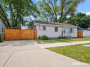 318 54th St SW, Wyoming, MI 49548